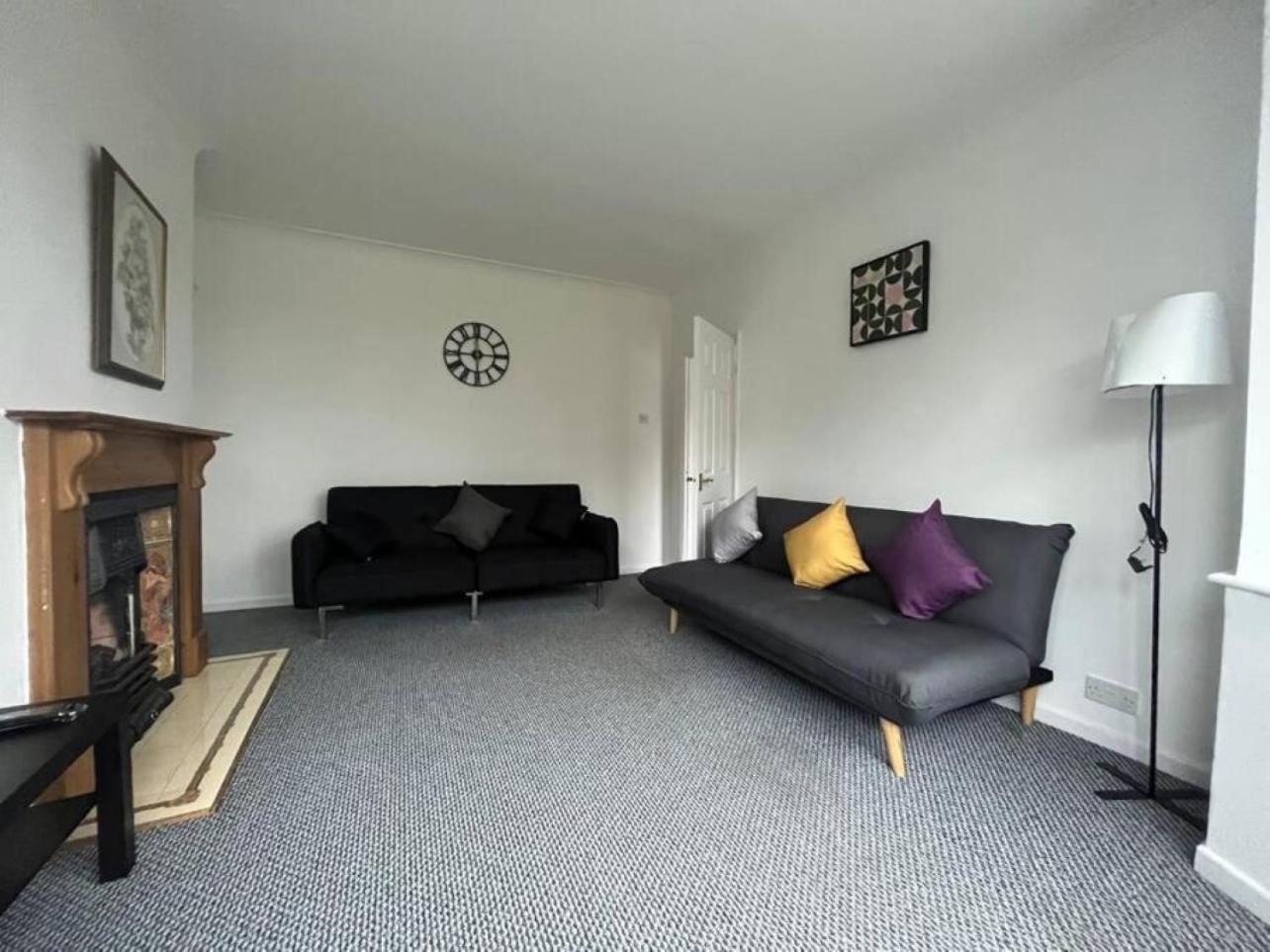 Spacious 4 Bed Home Near Nec, Jlr & Airport Parking For 3 Cars Ideal For Contractors! سوليهال المظهر الخارجي الصورة